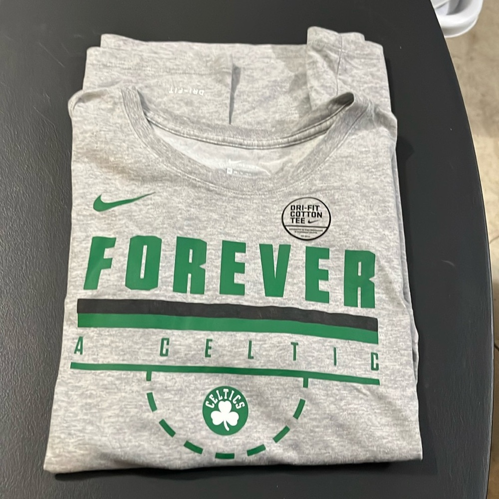 Nike Forever a Celtic tee